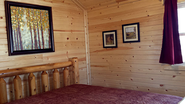 Cabin 2 (Pine) bedroom.