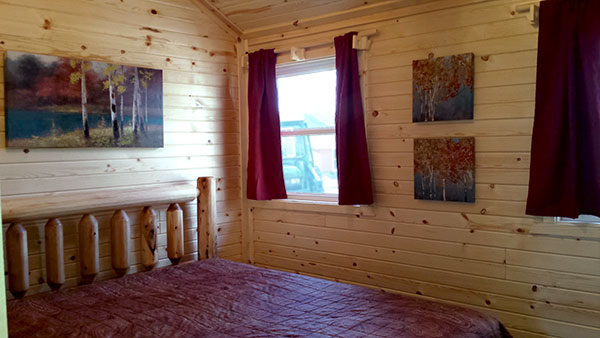Cabin 2 (Pine) bedroom 2.
